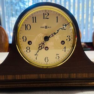 Collectible Howard Miller mantle, clock